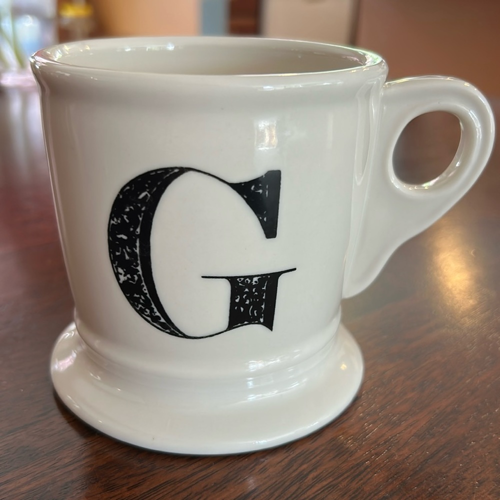 LAST CALL !! 🎉 ANTHROPOLOGIE Monogrammed “G” Mug -16oz